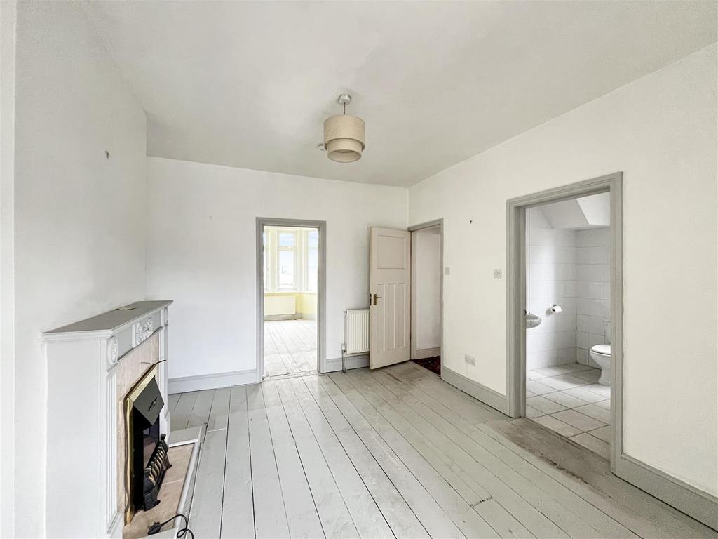 Ground Floor Flat Entrance/Lounge
