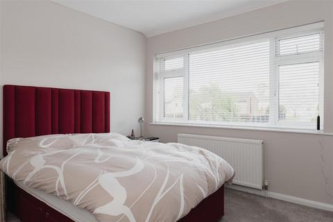 4 bedroom semi-detached house for sale, Westway Gardens, Redhill