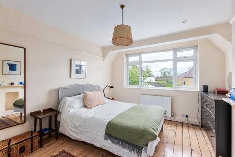 4 bedroom end of terrace house for sale, Toynbee Road, West Wimbledon SW20