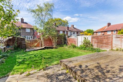 16 Darley Gardens, Morden, SM4 6QF