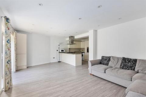 16 Darley Gardens, Morden, SM4 6QF