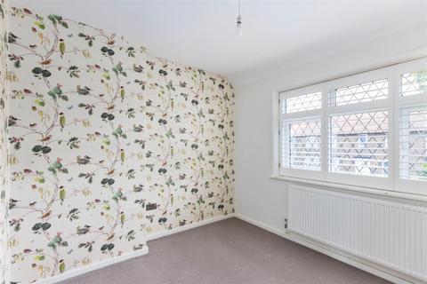 16 Darley Gardens, Morden, SM4 6QF