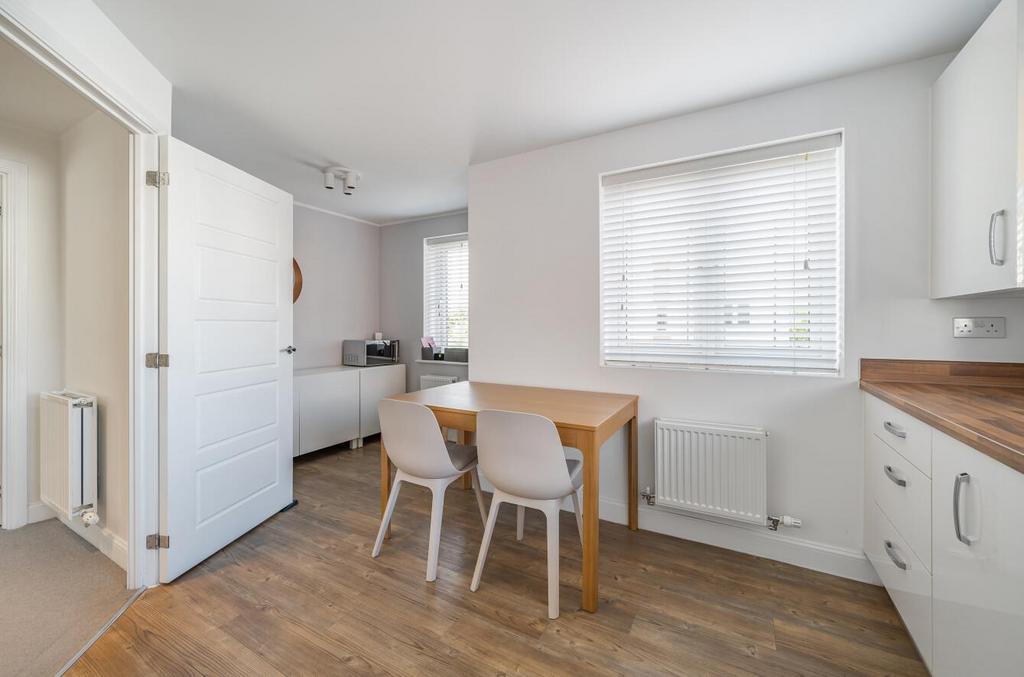 Kitchen Dining Area