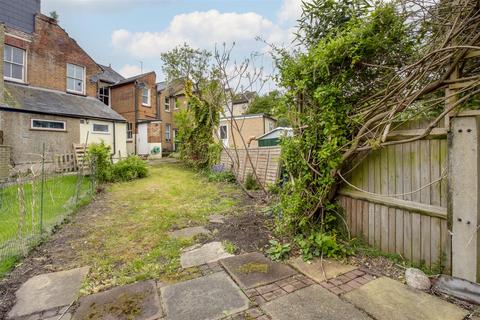 2 bedroom end of terrace house for sale, Totteridge Avenue, High Wycombe HP13