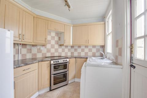 2 bedroom end of terrace house for sale, Totteridge Avenue, High Wycombe HP13