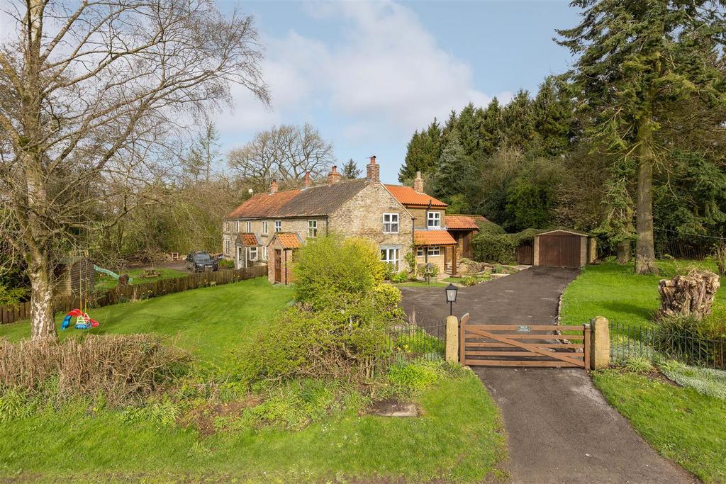 Cropton YO18 3 bed cottage for sale £465,000