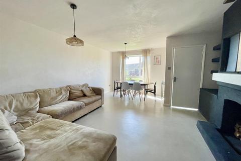 4 bedroom end of terrace house for sale, St. Martins Crescent, South Heighton, Newhaven