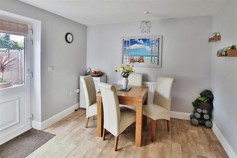 2 bedroom end of terrace house for sale, Nathaniel Close, Sarisbury Green