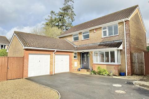 4 bedroom detached house for sale, Higher Elmwood, Roundswell, Barnstaple