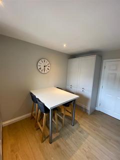 2 bedroom flat to rent, Wellington Road, Bournemouth