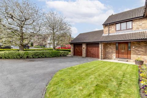 5 bedroom detached house for sale, Swallow Drive, Pool In Wharfedale, Otley