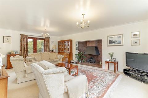 5 bedroom detached house for sale, Swallow Drive, Pool In Wharfedale, Otley