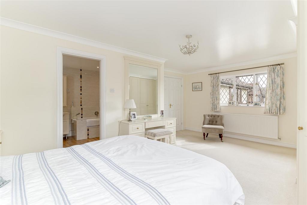 Master Bedroom - B.jpg