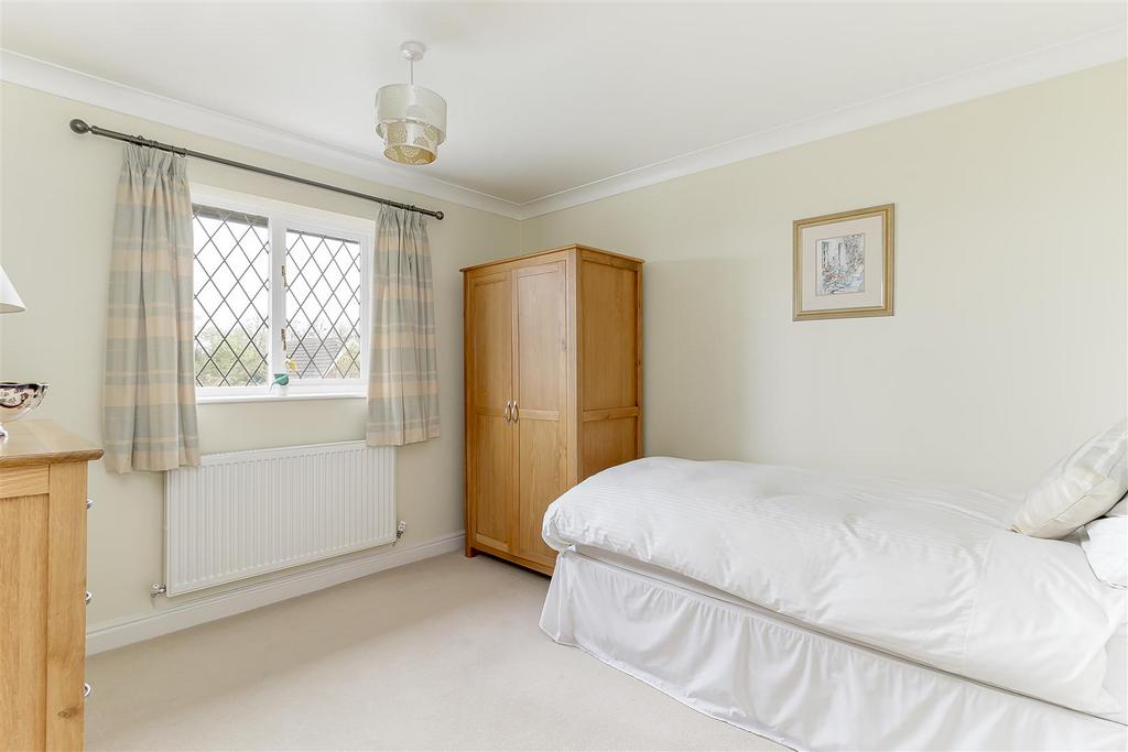 Bedroom 4.jpg