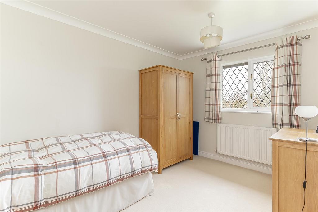 Bedroom 5.jpg