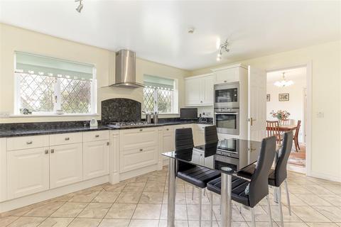 9 Swallow Drive, Pool In Wharfedale, Otley, LS21 1RS