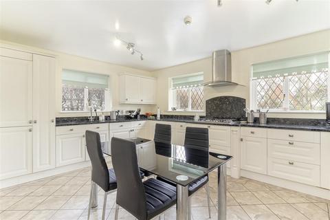 9 Swallow Drive, Pool In Wharfedale, Otley, LS21 1RS