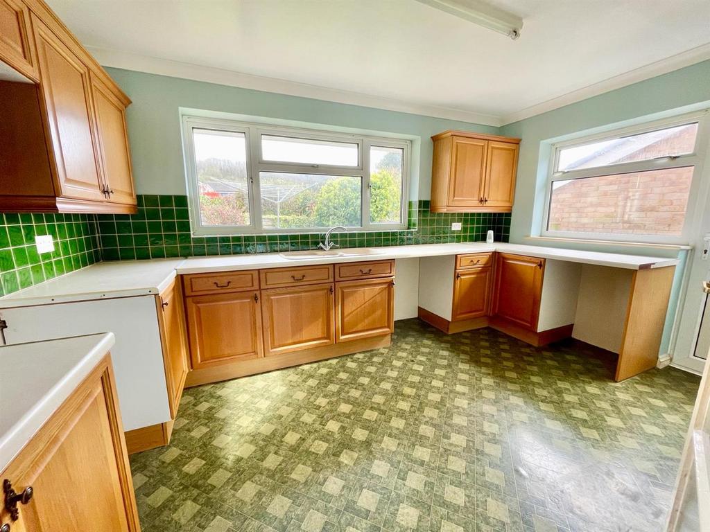 Wellington Road, Newhaven 2 bed detached bungalow for sale £285,000