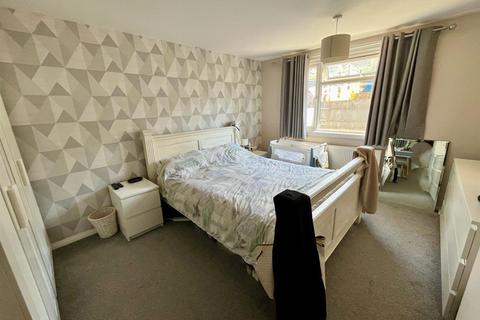 17 Ash Walk, Newhaven, BN9 9XH