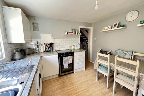 17 Ash Walk, Newhaven, BN9 9XH