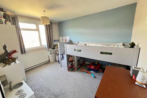 17 Ash Walk, Newhaven, BN9 9XH