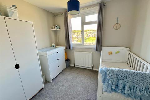 17 Ash Walk, Newhaven, BN9 9XH
