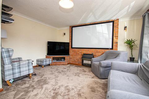 41 Greenacres Drive, Uttoxeter, ST14 7EB
