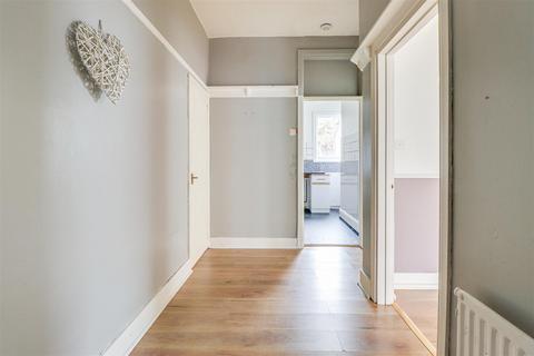 27 Cotswold Road, Westcliff-on-sea, SS0 8AA
