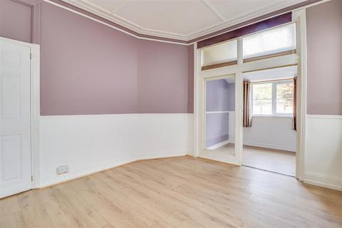 27 Cotswold Road, Westcliff-on-sea, SS0 8AA