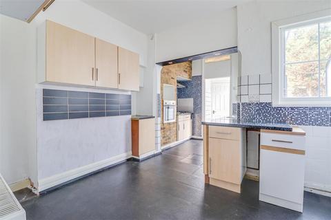 27 Cotswold Road, Westcliff-on-sea, SS0 8AA