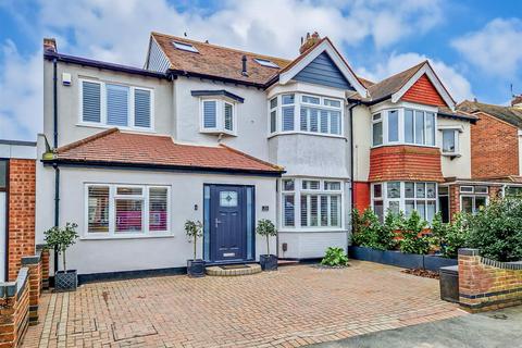 20 Tudor Gardens, Shoeburyness, Southend-on-sea, SS3 9JG