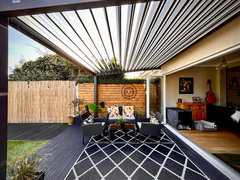 Patio    .jpg