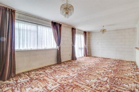 135 Raphael Drive, Shoeburyness, Southend-on-sea, SS3 9UR
