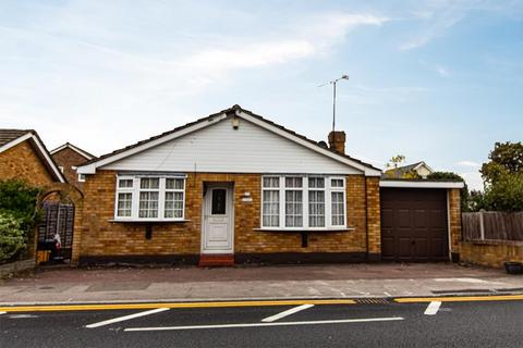 Canvey Island - 2 bedroom detached bungalow for sale