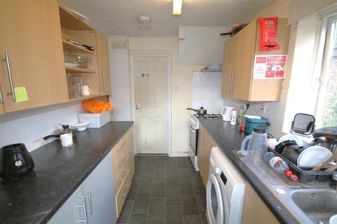 4 bedroom end of terrace house for sale, Bramshaw Road, Canterbury