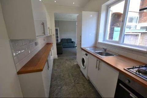 4 bedroom terraced house to rent, Jarrom Street, Leicester