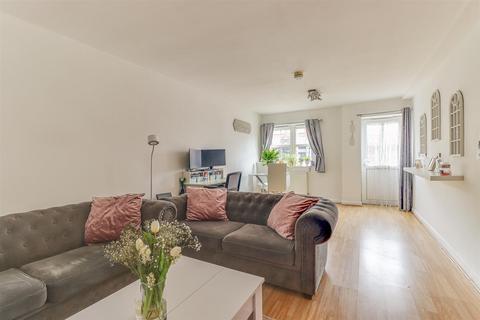 Flat A, Ness Court, 82 Ness Road, Shoeburyness, Southend-on-sea, SS3 9DH
