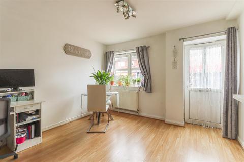 Flat A, Ness Court, 82 Ness Road, Shoeburyness, Southend-on-sea, SS3 9DH