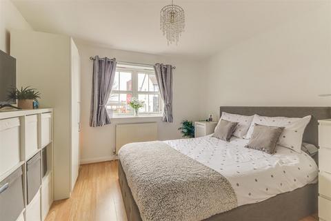 Flat A, Ness Court, 82 Ness Road, Shoeburyness, Southend-on-sea, SS3 9DH