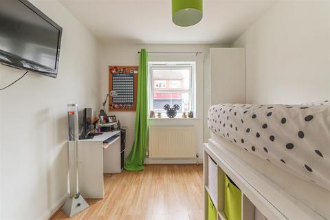 Flat A, Ness Court, 82 Ness Road, Shoeburyness, Southend-on-sea, SS3 9DH