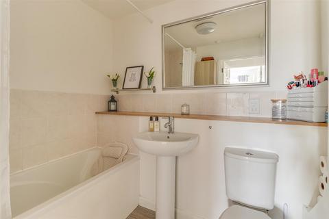 Flat A, Ness Court, 82 Ness Road, Shoeburyness, Southend-on-sea, SS3 9DH
