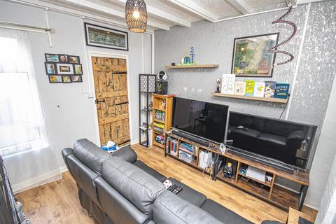 11 Dover Road, Burton-on-trent, DE13 0TD