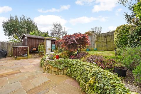 4 bedroom detached house for sale, Primrose Way, Romsey, Hampshire