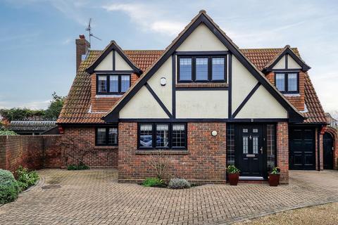 11 Knollcroft, Shoeburyness, Southend-on-sea, SS3 9JY