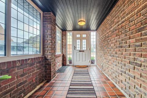 11 Knollcroft, Shoeburyness, Southend-on-sea, SS3 9JY