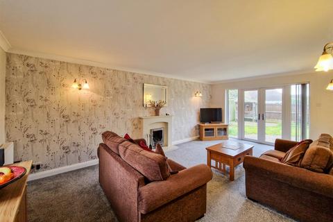 11 Knollcroft, Shoeburyness, Southend-on-sea, SS3 9JY