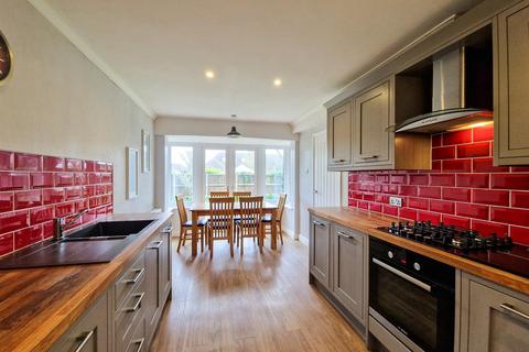 11 Knollcroft, Shoeburyness, Southend-on-sea, SS3 9JY