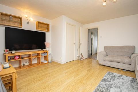 4 Oakden Close, Bramshall, Uttoxeter, ST14 5NL