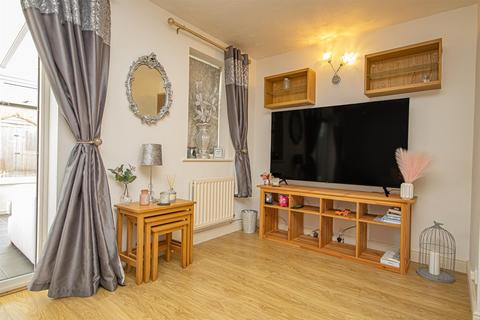 4 Oakden Close, Bramshall, Uttoxeter, ST14 5NL