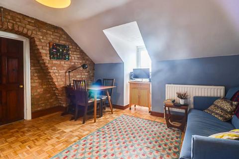 Flat F, 5 Avenue Road, Westcliff-on-sea, SS0 7PN